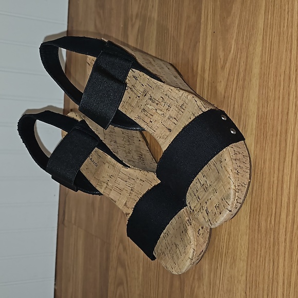 Lucky brand black and cork wedge like new - Picture 2 of 8
